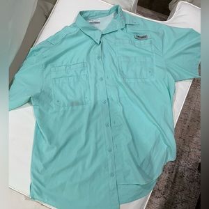 Columbia Men’s L Button Down Shirt